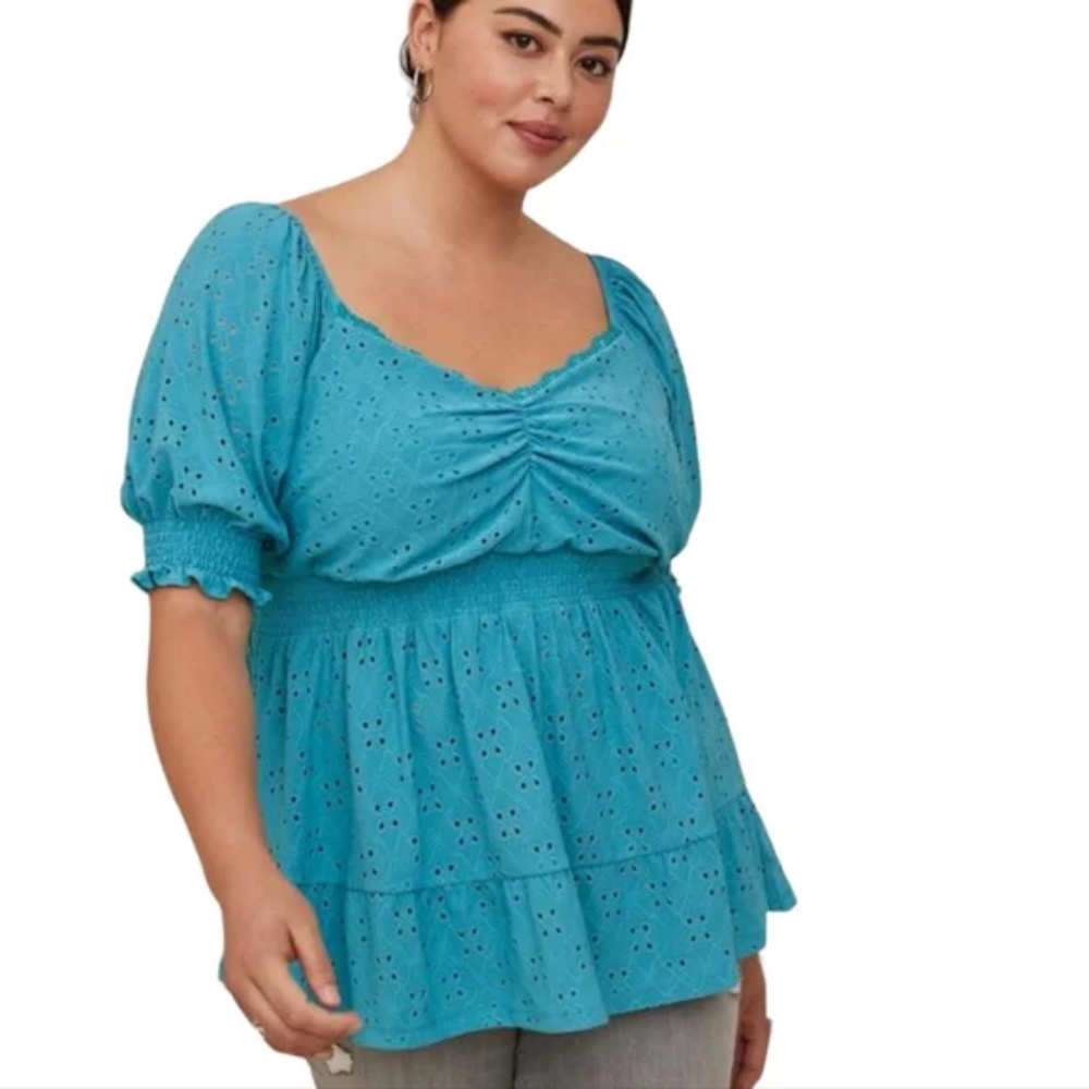 Torrid Teal Eyelet Smocked Waist and Sleeve Sweetheart Top Size 1 (X)